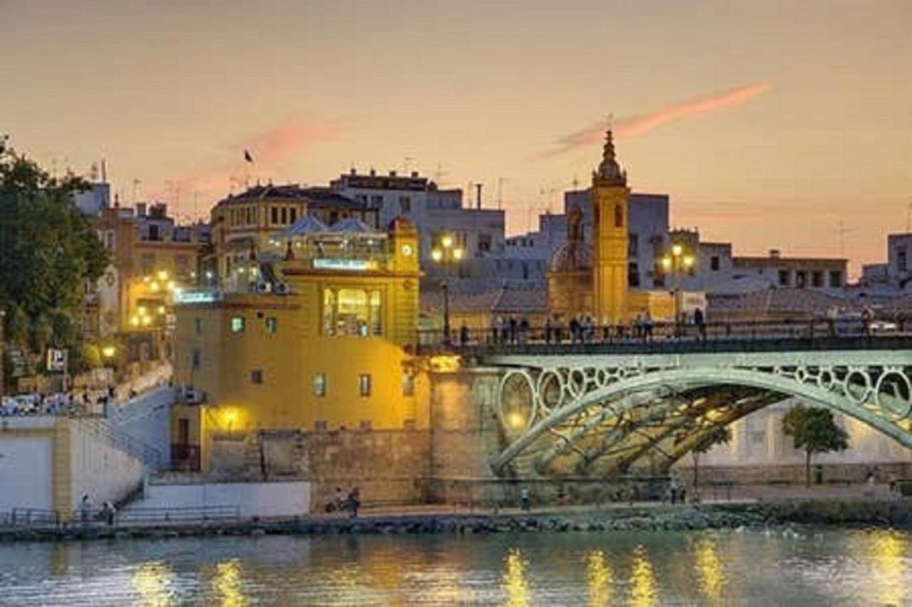 Atico Aire De Triana Lejlighed Sevilla Eksteriør billede